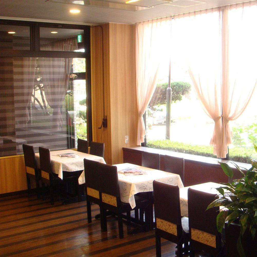Apa Hotel Tsubame-Sanjo Ekimae Bagian luar foto